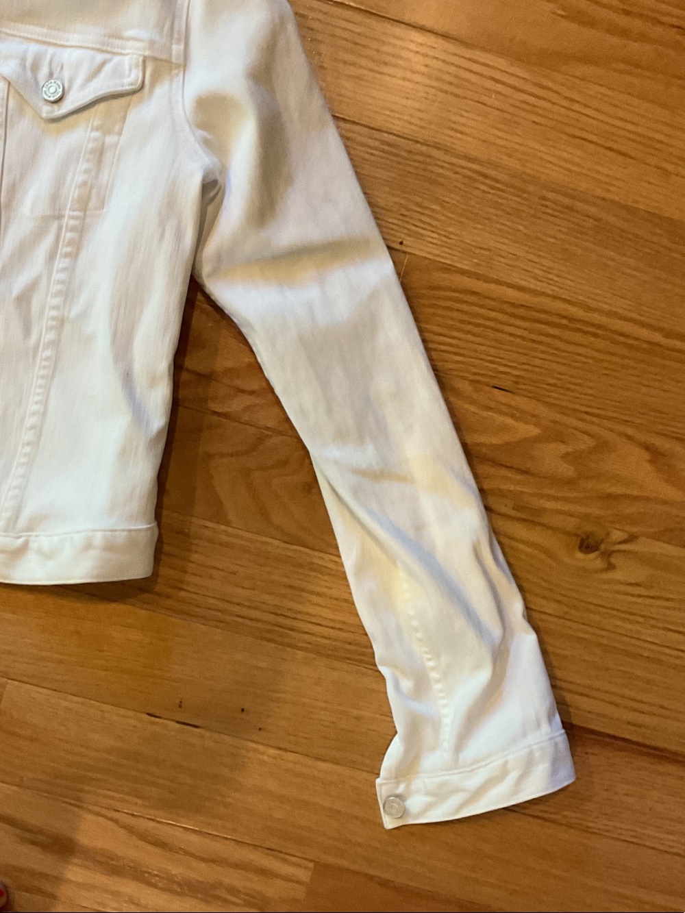 Joie White Lightweight Jean Jacket like new has dirt smudge back large NWOT - Picture 6 of 16